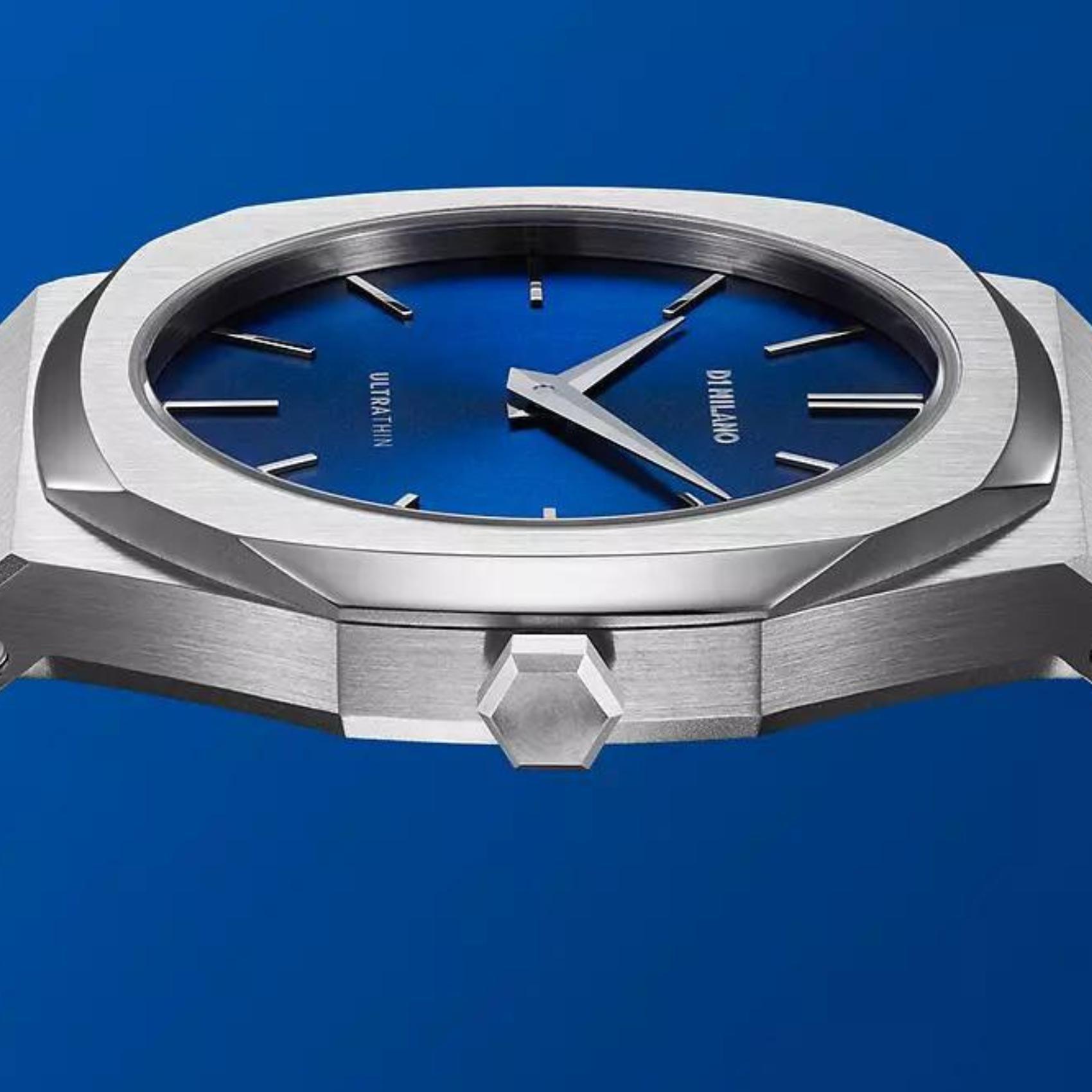 Γυναικείο ρολόι D1 Milano Ultra Thin Mini Geo D1-UTBL21 με ασημί ατσάλινο μπρασελέ και μπλε καντράν 34mm με οκτάγωνο σχήμα.