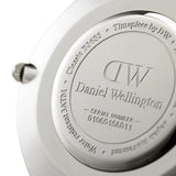 Ρολόι Daniel Wellington York DW00100146 με καφέ δερμάτινο λουράκι, μαύρο καντραν, μηχανισμό μπαταρίας και στρογγυλό σχήμα με διάμετρο 36mm αδιάβροχο στις 3ΑΤΜ-30Μ.