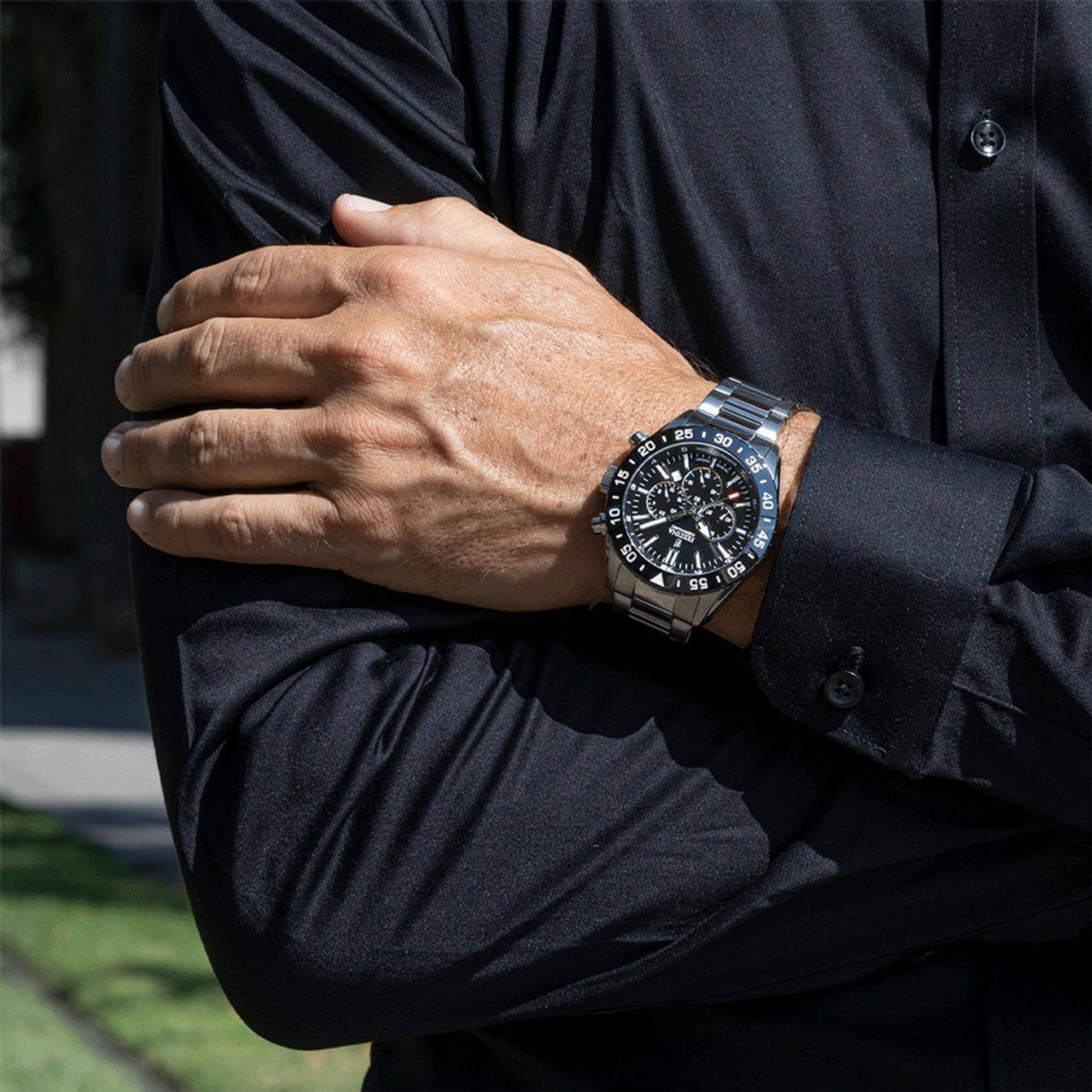 Ρολόι χρονογράφος Festina Ceramic F20575/3 με ασημί ατσάλινο μπρασελέ και μαύρο καντράν διαμέτρου 44mm.