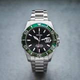 Καταδυτικό ρολόι Festina Diver F20531/2 με ασημί ατσάλινο μπρασελέ υφασμάτινο, πράσινο καντράν μεγέθους 44mm και αυτόματο μηχανισμό.