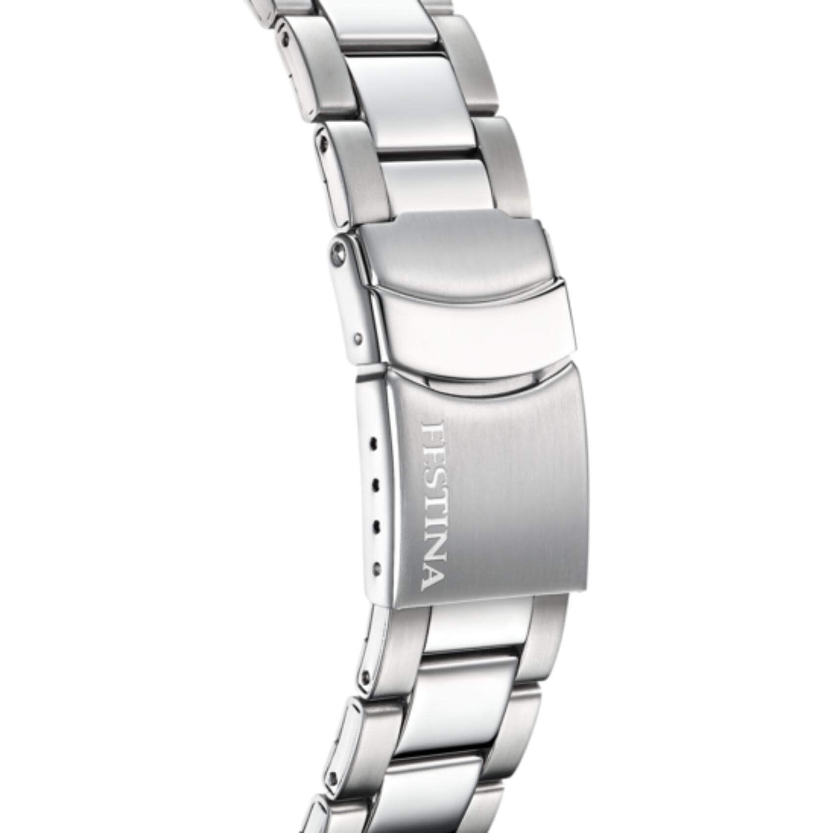 Αδιάβροχο ρολόι Festina F20623/4 με χρονογράφο, ασημί μπρασελέ, μαύρο καντράν με ένδειξη ημερομηνίας και στεφάνι διαμέτρου 44,7mm.
