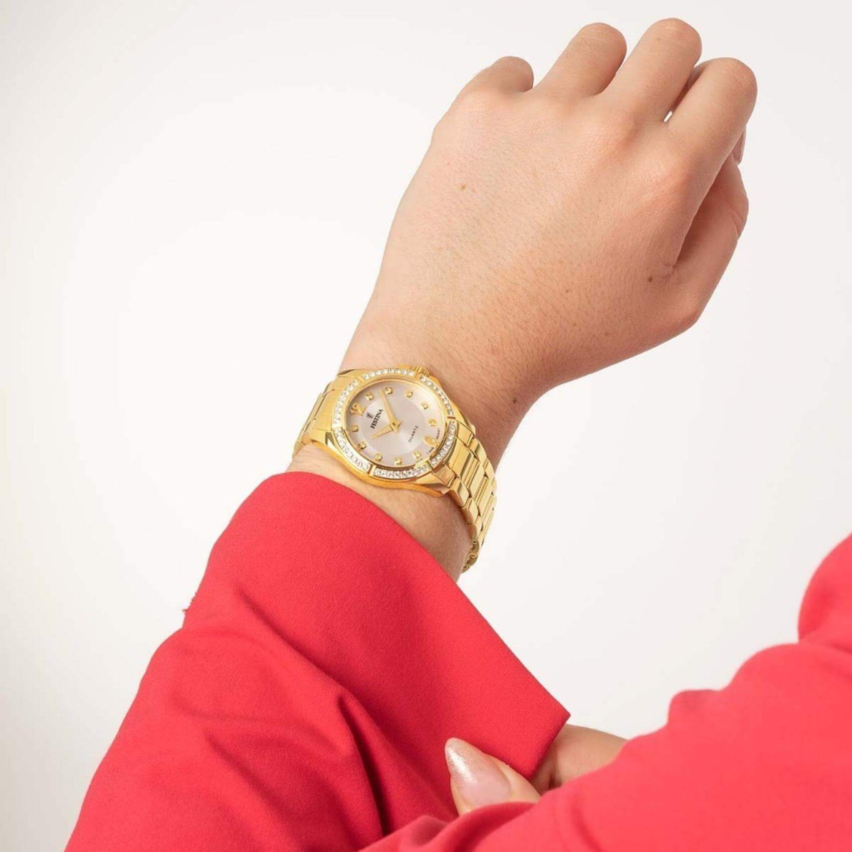 Ρολόι Festina Mademoiselle F20596/1 με χρυσό ατσάλινο μπρασελέ, άσπρο καντραν με ζιργκόν, μηχανισμό μπαταρίας και στρογγυλό σχήμα με διάμετρο 34,5mm αδιάβροχο στις 5ΑΤΜ-50Μ.