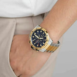 Ανδρικό ρολόι χρονογράφος Festina F20562/4 με δίχρωμο ασημί-χρυσό μπρασελέ και μαύρο καντράν διαμέτρου 45mm με ημερομηνία-φορεμένο.