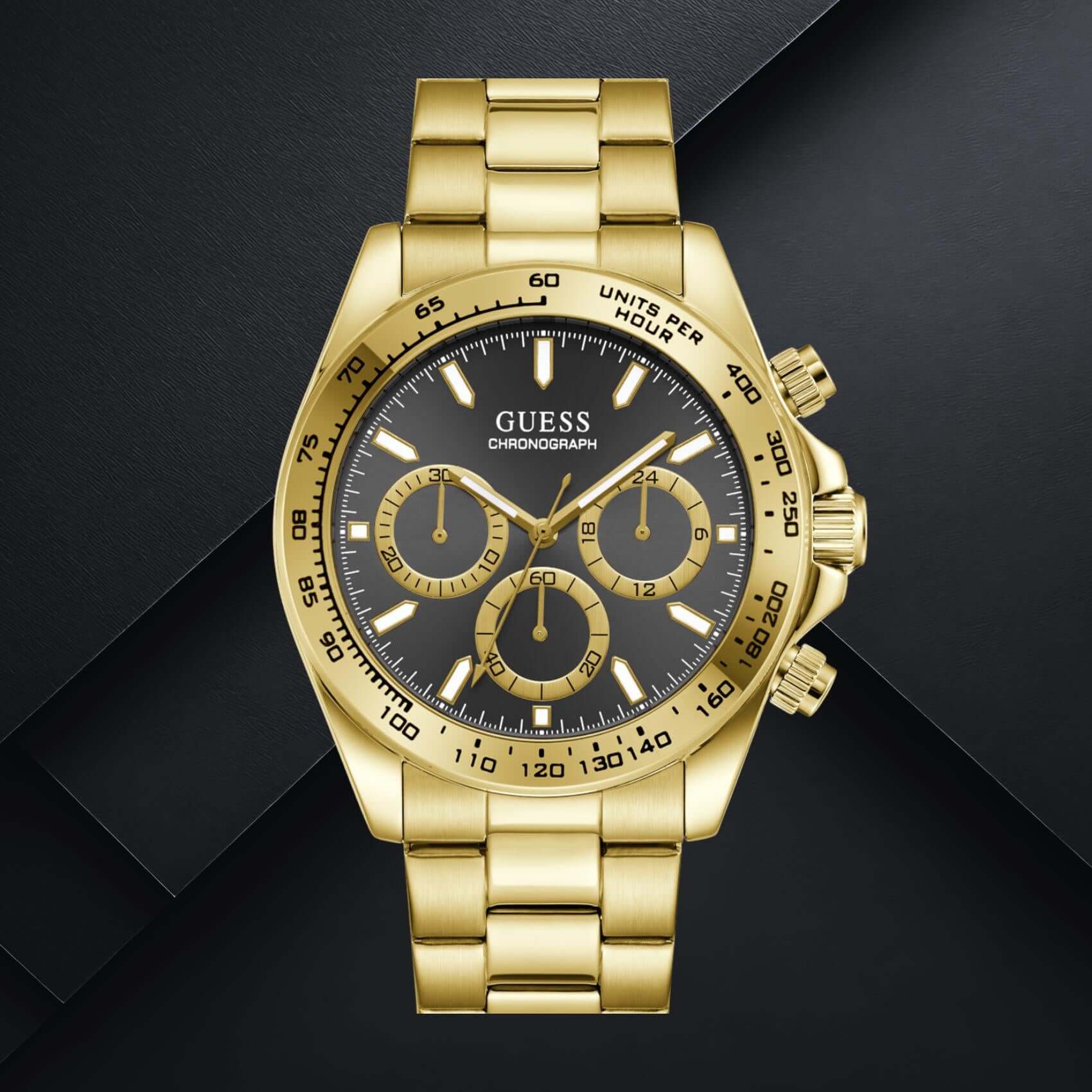 Guess GW1058G2 ανδρικό ρολόι με χρυσό μπρασελέ από ανακυκλωμένο ανοξείδωτο ατσάλι, μαύρο καντράν διαμέτρου 42mm και χρυσές λεπτομέρειες.