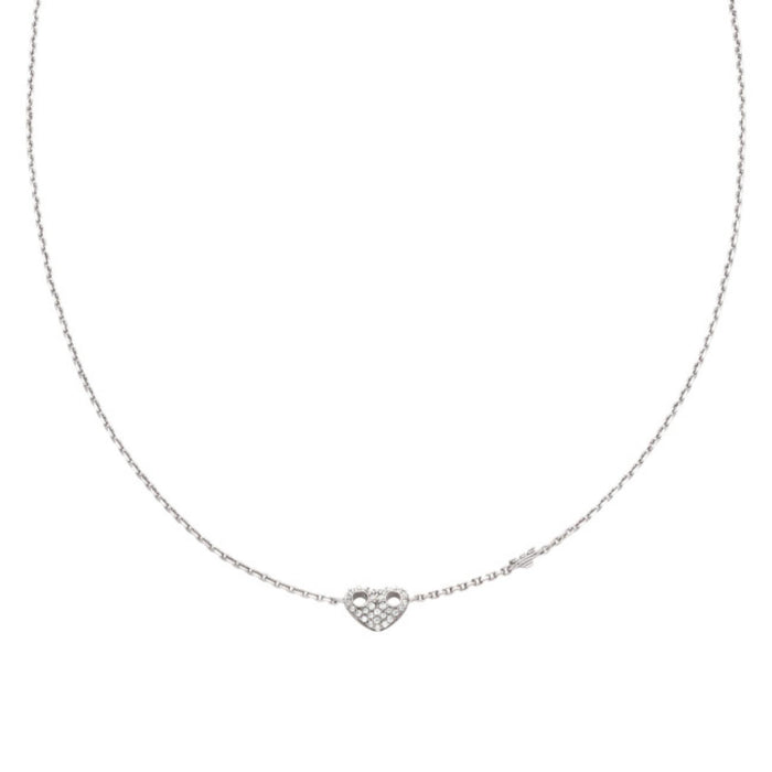 Λεπτομέρεια από το γυναικείο κολιέ Emporio Armani Sentimental EG3646040 με κρεμαστό καρδιά και λευκά ζιργκόν σε ασημί χρώμα.
