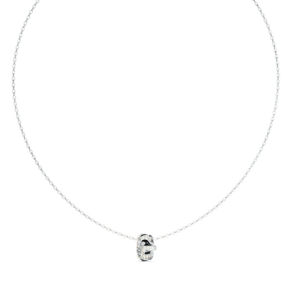 Γυναικείο κολιέ Guess Fabulous Me JUBN05191JWRHBKT/U από ανοξείδωτο ατσάλι σε ασημί και μαύρο χρώμα με δίχρωμο σχέδιο, ζιργκόν και λογότυπο Guess.