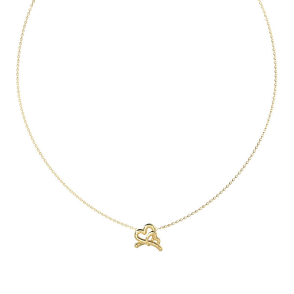 Λεπτομέρεια από το γυναικείο κολιέ Guess Love Bites JUBN06056JWYGT/U σε χρυσό χρώμα με καρδιές και λογότυπο.