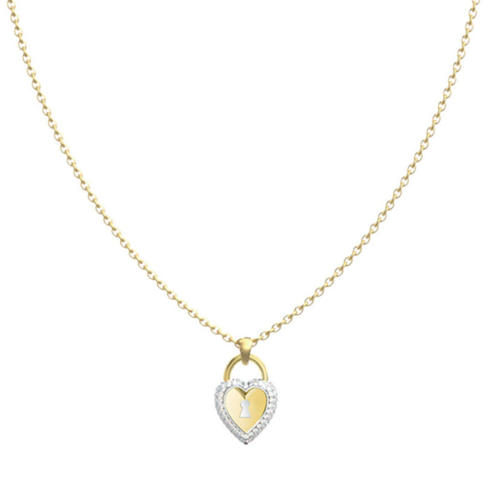 Λεπτομέρεια από το γυναικείο κολιέ Guess Love Bites JUBN06060JWYGRHT/U σε χρυσό χρώμα με δίχρωμη καρδιά, πέτρες και λογότυπο.