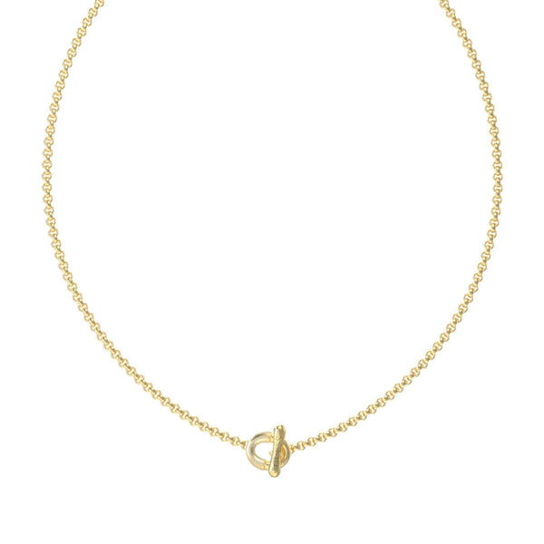 Λεπτομέρεια από το γυναικείο κολιέ Guess Majorelle JUBN05371JWYGT/U σε χρυσό χρώμα με σχέδιο και λογότυπο.