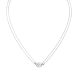 Λεπτομέρεια από το γυναικείο κολιέ Guess Marina JUBN06220JWRHT/U από ανοξείδωτο ατσάλι σε ασημί χρώμα με διπλή αλυσίδα και ζιργκόν.