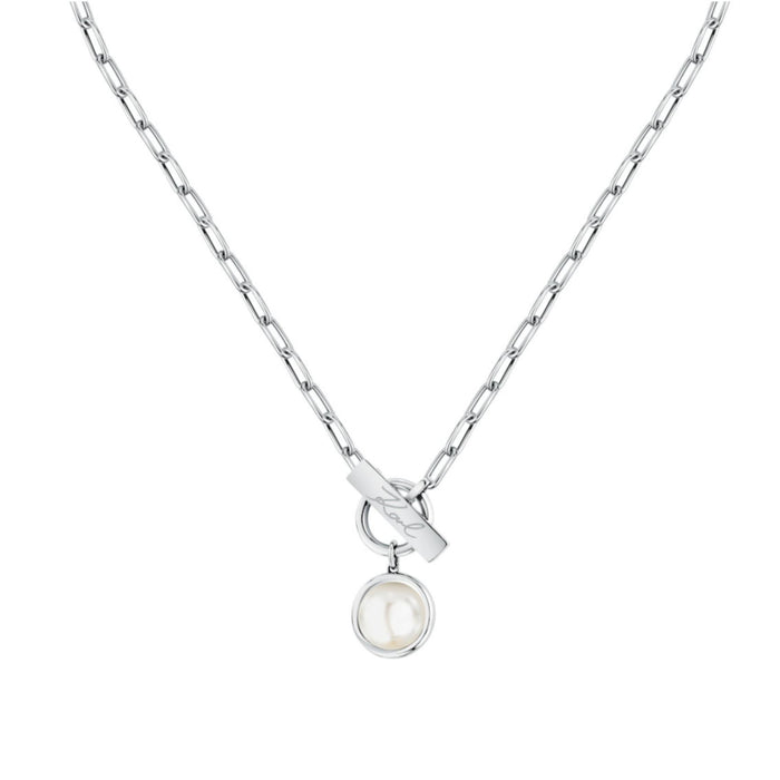 Γυναικείο κολιέ Karl Lagerfeld Pearl KLAYR04 σε λεπτομέρεια από ανοξείδωτο ατσάλι σε ασημί χρώμα με λευκή πέρλα.