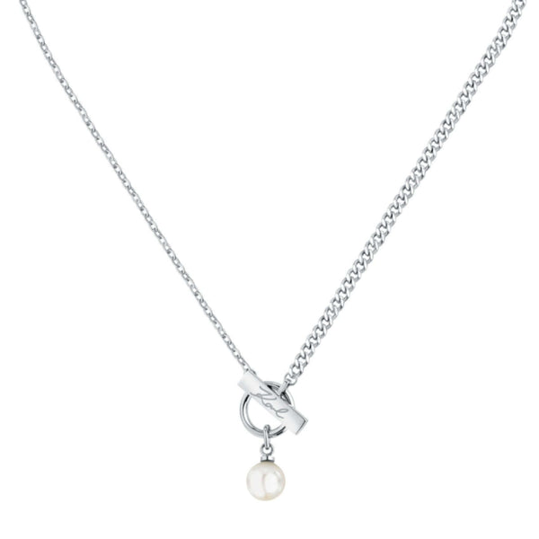 Γυναικείο κολιέ Karl Lagerfeld Pearl KLAYR05 σε λεπτομέρεια από ανοξείδωτο ατσάλι σε ασημί χρώμα με πέρλα.