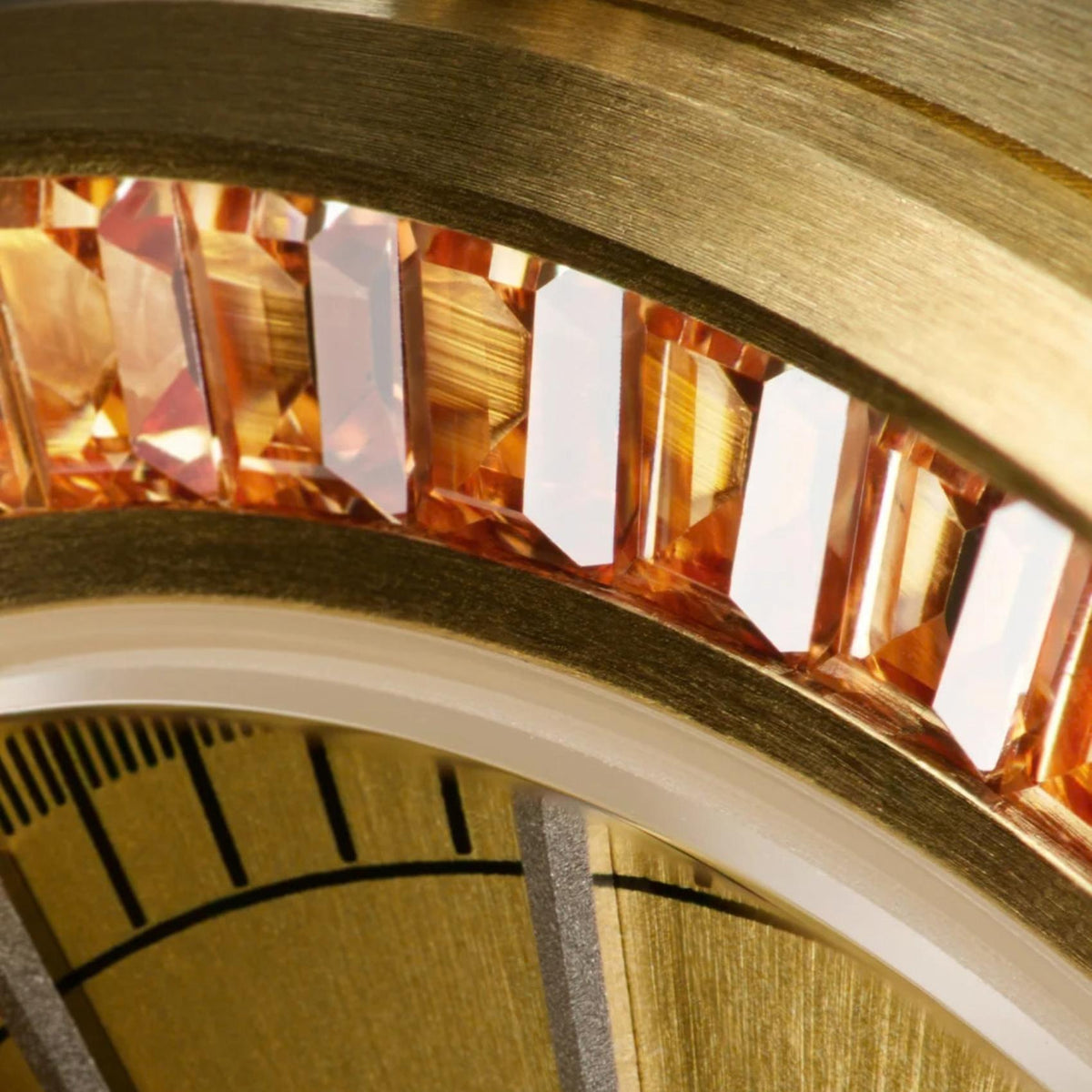 Χρυσό καντράν ρολογιού D1 Milano Ultra Thin 1970 Clear Fusion D1-UCBL01 διαμέτρου 30mm με πέτρες στη στεφάνη