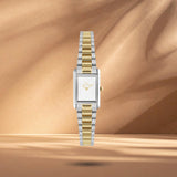 Γυναικείο ρολόι Daniel Wellington Bound Mini 3-Link DW00100932 με δίχρωμο μπρασελέ από ανοξείδωτο ατσάλι σε ασημί και χρυσό χρώμα και λευκό τετράγωνο καντράν μεγέθους 17x26mm.