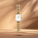 Γυναικείο ρολόι Daniel Wellington Jolie Chain Gold DW00100836 με χρυσό μπρασελέ από ανοξείδωτο ατσάλι τύπου αλυσίδας και λευκό τετράγωνο καντράν μεγέθους 15.4x18.2mm.