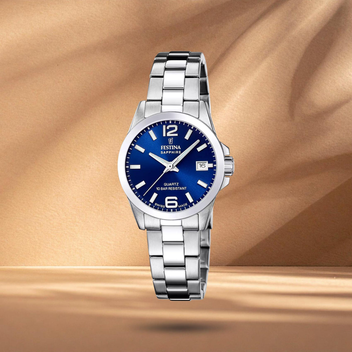 Γυναικείο ρολόι Festina Classics F20049/5 με ασημί μπρασελέ, μπλε καντράν 29.5mm, ένδειξη ημερομηνίας