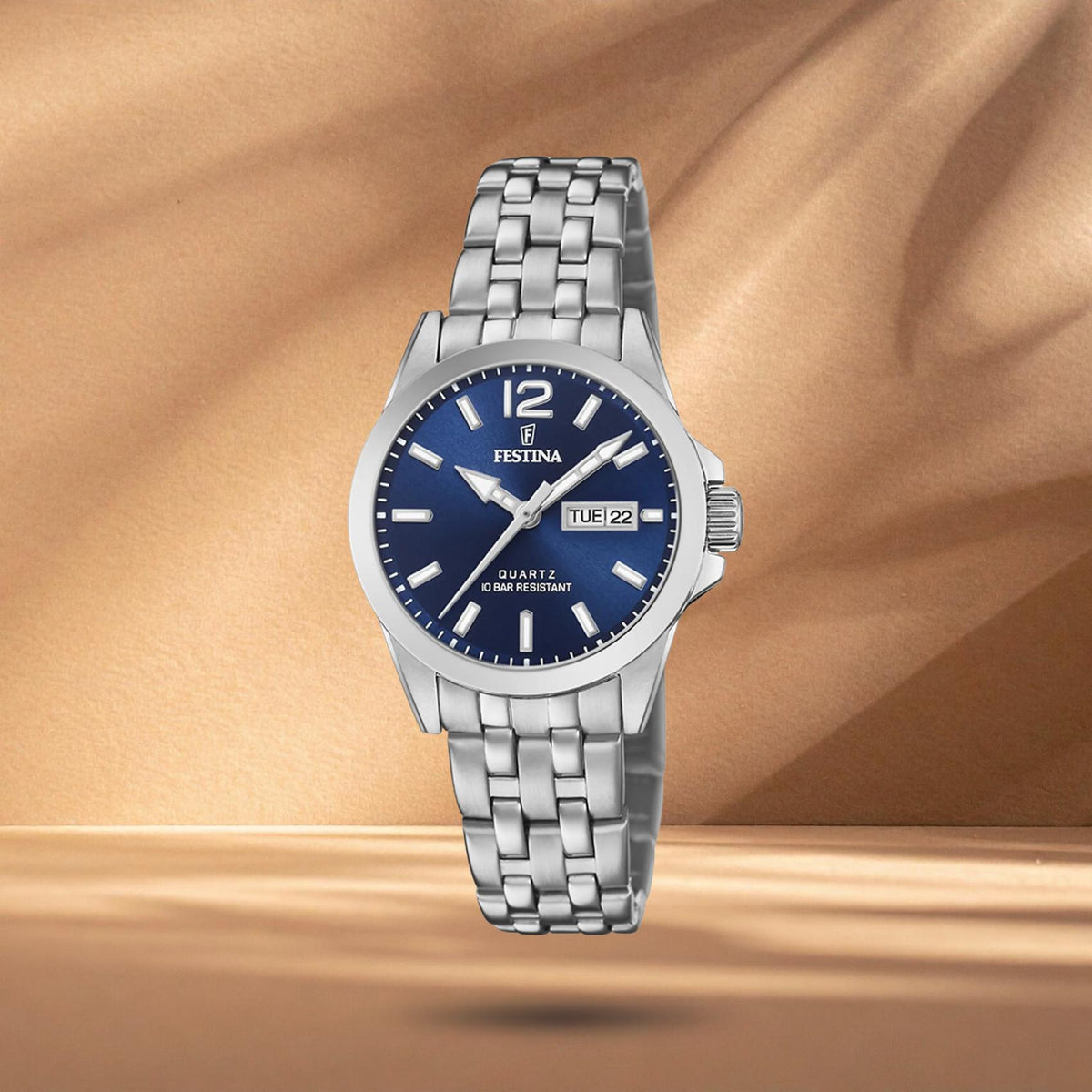Γυναικείο ρολόι Festina Classics F20455/3 με ασημί μπρασελέ, μπλε καντράν 29.5mm, ενδείξεις ημέρας και ημερομηνίας