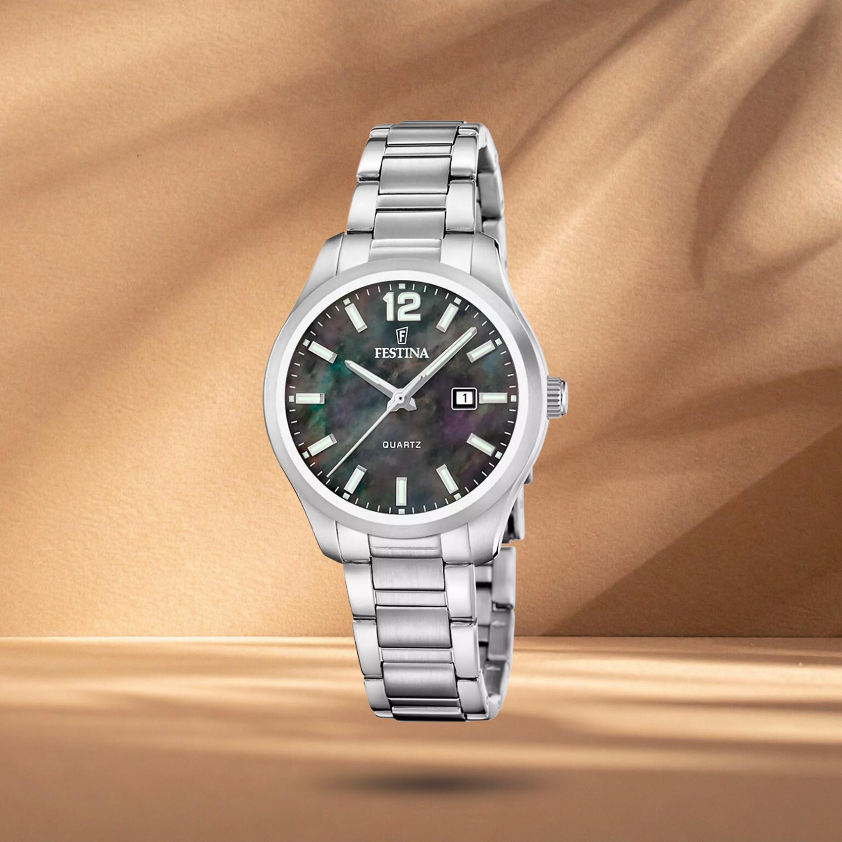 Γυναικείο ρολόι Festina Classics F20737/7 με ασημί μπρασελέ, μαύρο φίλντισι καντράν 34mm, ένδειξη ημερομηνίας