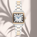 Φωτογρταφία του γυναικείο ρολογιού Gant Seneca MID 3 G206102 με δίχρωμο μπρασελέ και λευκό τετράγωνο καντράν, αναδεικνύοντας τον minimal και κομψό σχεδιασμό του