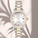 Φωτογραφία του γυναικείου ρολογιού JCOU Serenity JU19068-6 με ασημί-χρυσό μπρασελέ και ασημί φίλντισι καντράν.