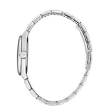 Φωτογραφία του ασημί μπρασελέ από ανοξείδωτο ατσάλι του Maserati Velocita R8853152505 που αναδεικνύει τη στιβαρότητα και τη λάμψη του μετάλλου.