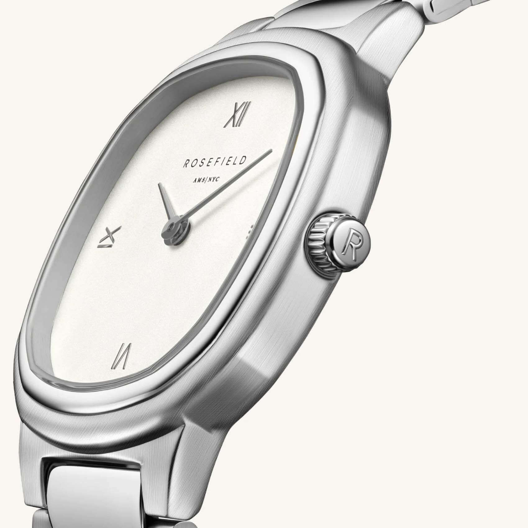 Γυναικείο ρολόι Rosefield Gaia Creme Silver ORCSSS-OR02 με ασημί μπρασελέ και μπεζ τετράγωνο καντράν, πλαϊνή όψη.