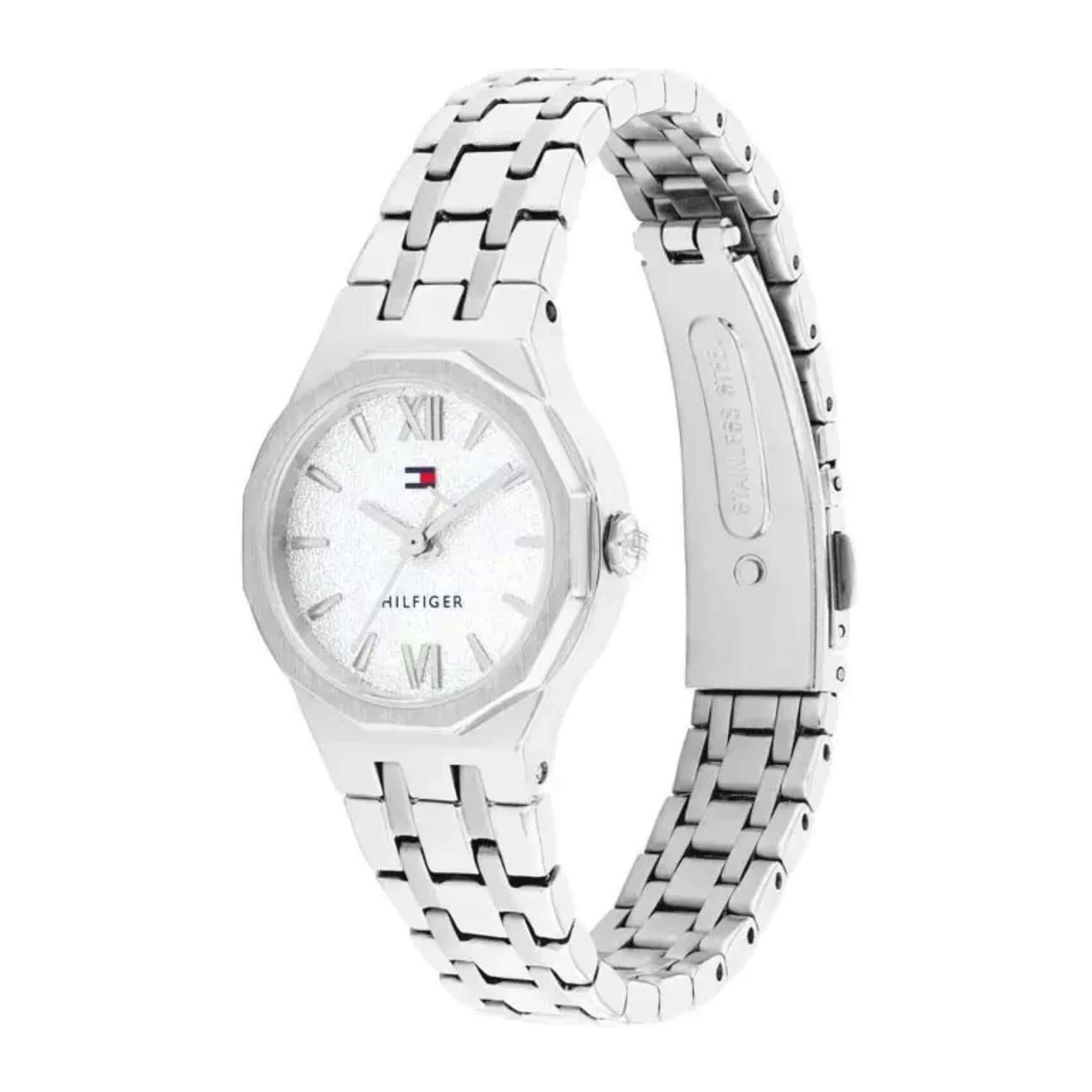 Ασημί καντράν 25mm του γυναικείου ρολογιού Tommy Hilfiger Mackenzie 1782889 με ορυκτό κρύσταλλο ειδικής σκλήρυνσης.