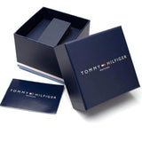 Γυναικείο ρολόι Tommy Hilfiger Mackenzie 1782889 σε συσκευασία δώρου με ασημί μπρασελέ και ασημί καντράν.