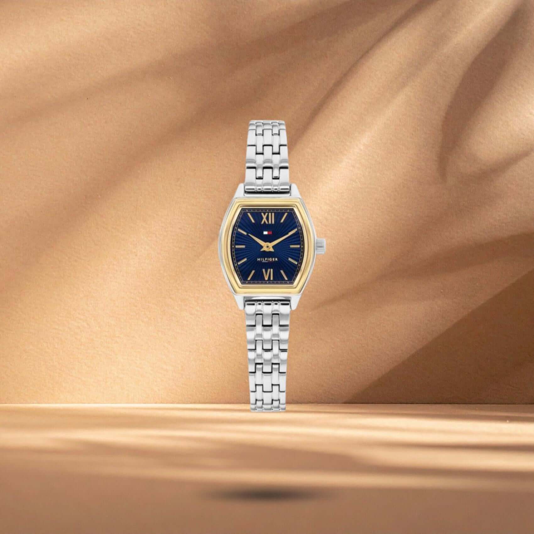 Γυναικείο ρολόι Tommy Hilfiger Norah 1782869 με μπλε καντράν και κάσα σε χρυσό χρώμα.