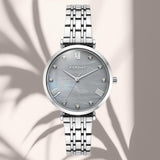 Φωτογραφία του γυναικείου ρολογιού Vogue New Bliss 2020616362 με ασημί μπρασελέ από ανοξείδωτο ατσάλι, γκρι φίλντισι καντράν διακοσμημένο με ζιργκόν και κάσα διαμέτρου 32mm