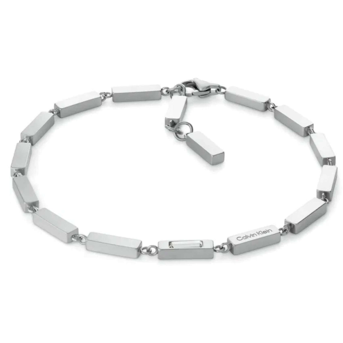 Γυναικείο βραχιόλι Calvin Klein 35100072 σε ασημί χρώμα από ανοξείδωτο ατσάλι με στοιχεία λογότυπου.