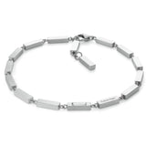 Γυναικείο βραχιόλι Calvin Klein 35100072 σε ασημί χρώμα από ανοξείδωτο ατσάλι με στοιχεία λογότυπου.