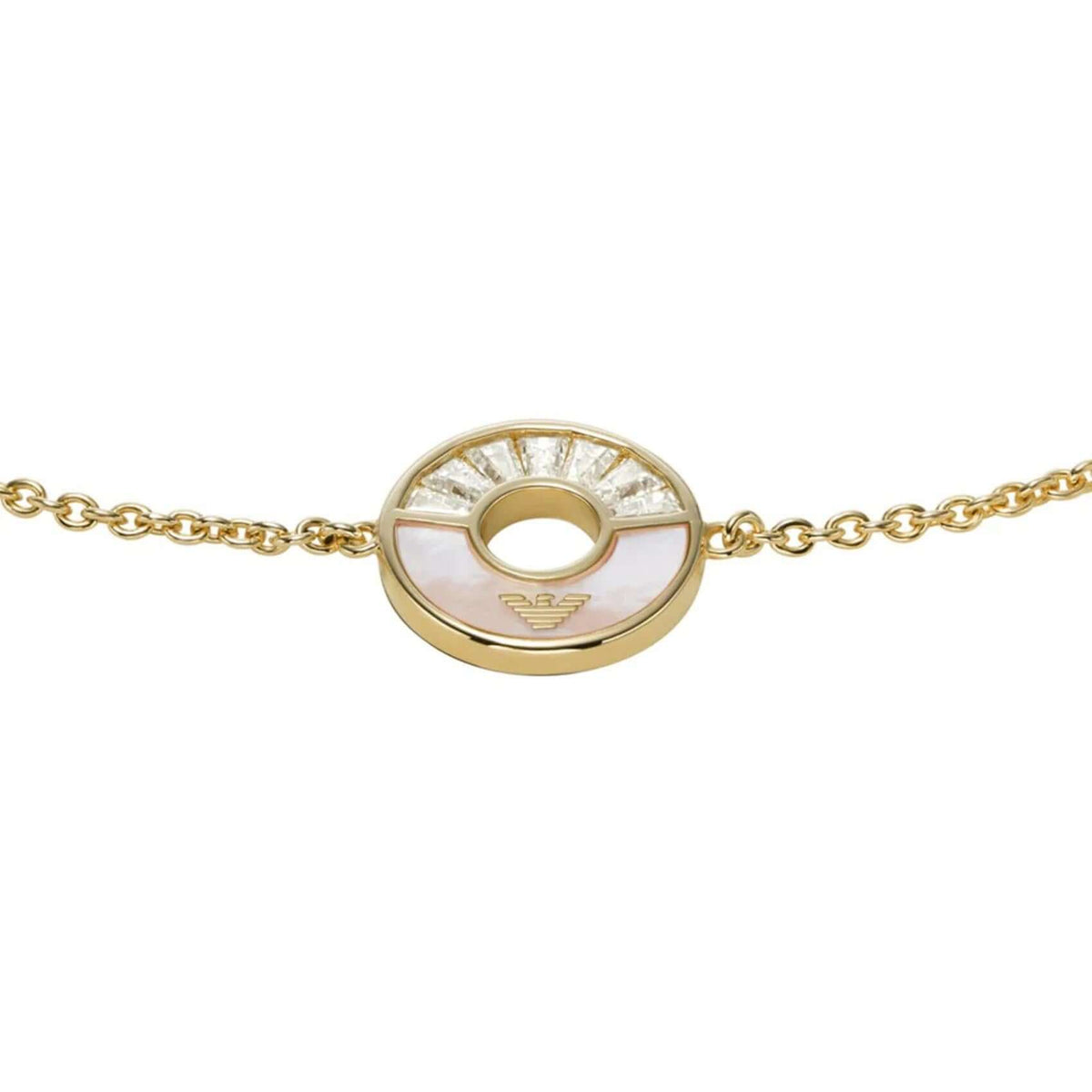 Λεπτομέρεια από το γυναικείο βραχιόλι Emporio Armani Essentials EG3558710 με στρογγυλό μοτίφ από φίλντισι και κρύσταλλο σε χρυσό χρώμα.