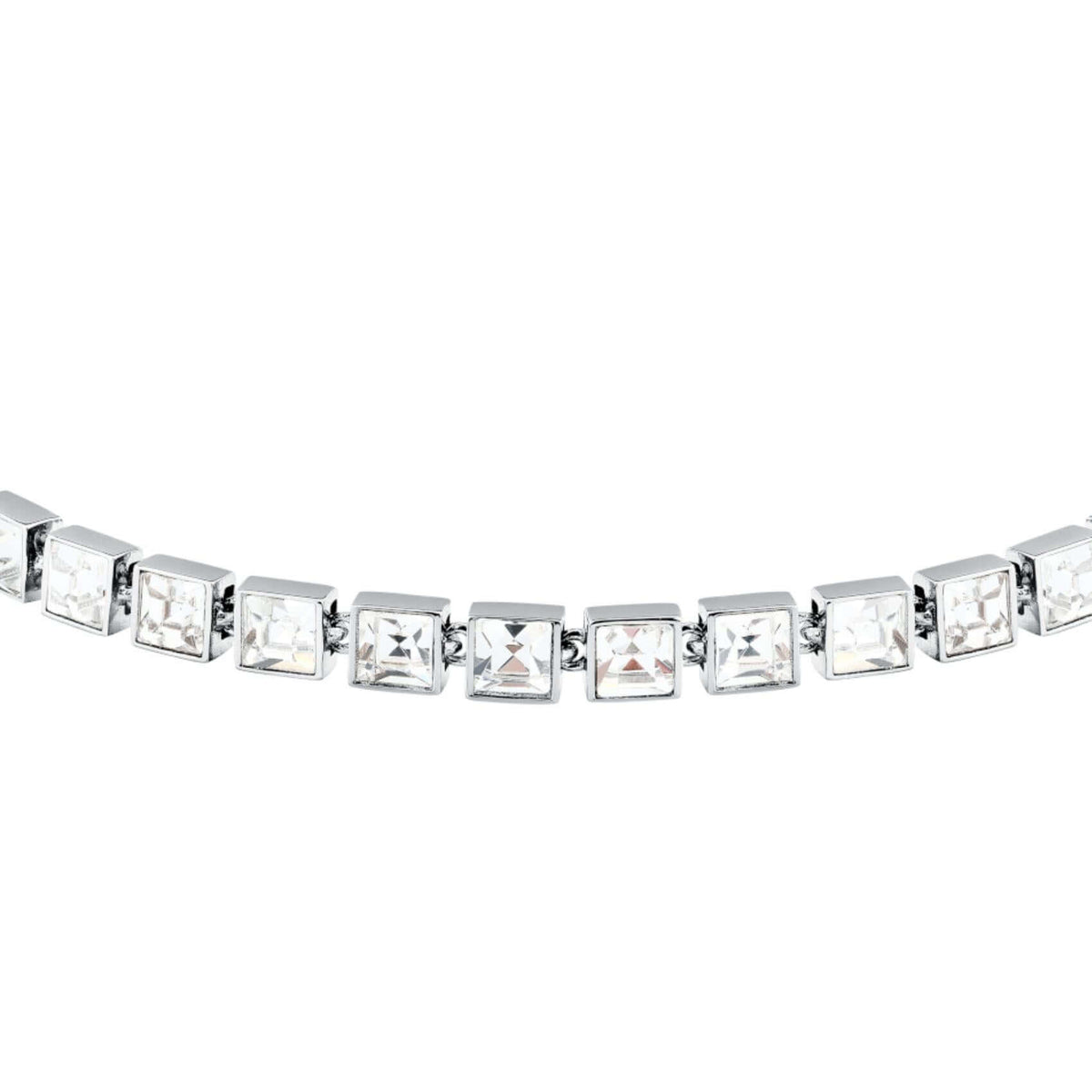 Λεπτομέρεια από το γυναικείο βραχιόλι Karl Lagerfeld Crystals KLAYC24 με λευκές πέτρες.