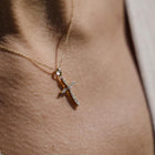 Βαπτιστικός Σταυρός για Κορίτσι Χρυσός 18K με Διαμάντια & Κεντρική Πέτρα | DCS021