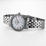 Γυναικείο ρολόι Roamer Scala 976830-41-20-50 με ασημί μπρασελέ και άσπρο φίλντισι καντράν διαμέτρου 28mm. 