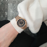 Γυναικείο ρολόι Just Cavalli Animal JC1L095M0085 με ροζ χρυσό ατσάλινο μπρασελέ και μαύρο καντράν διαμέτρου 32mm διακοσμημένο με ζιργκόν.