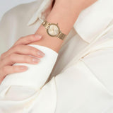 Γυναικείο ρολόι Just Cavalli Animal JC1L124M0085 με ροζ χρυσό ατσάλινο μπρασελέ και ροζ χρυσό καντράν διαμέτρου 34mm διακοσμημένο με ζιργκόν.