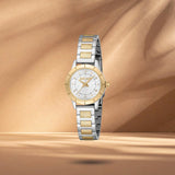Just Cavalli JC1L412M0075 γυναικείο ρολόι με δίχρωμο ατσάλινο μπρασελέ σε ασημί-χρυσό χρώμα, ασημί καντράν διαμέτρου 26mm και λαμπερά ζιργκόν.