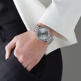Γυναικείο ρολόι Michael Kors Darci MK3190 με ασημί ατσάλινο μπρασελέ, στρογγυλό ασημί καντράν και στεφάνι 39mm με ζιργκόν.