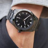 Ανδρικό ρολόι Michael Kors Layton MK8817 με μαύρο ατσάλινο μπρασελέ, στρογγυλό μαύρο καντράν με ημερομηνία και στεφάνι 44mm.