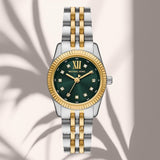 Γυναικείο ρολόι Michael Kors Lexington MK4986 με πράσινο καντράν 26mm, διακριτικά ζιργκόν και δίχρωμο ασημί-χρυσό μπρασελέ.