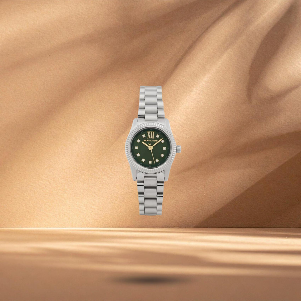 Γυναικείο ρολόι Michael Kors Lexington MK7580 με πράσινο καντράν 26mm, στεγανότητα 5 ATM και ασημί μπρασελέ από ανοξείδωτο ατσάλι