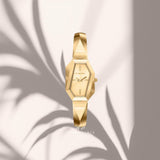Γυναικείο ρολόι Michael Kors Suri MK7589 με χρυσό καντράν, τετράγωνο πλαίσιο 24mm και χρυσό ατσάλινο μπρασελέ.