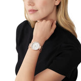 Γυναικείο ρολόι Michael Kors Parker MK4695 με ατσάλινο μπρασελέ σε ροζ χρυσό χρώμα, στρογγυλό άσπρο καντράν και στεφάνι 38mm με ζιργκόν.