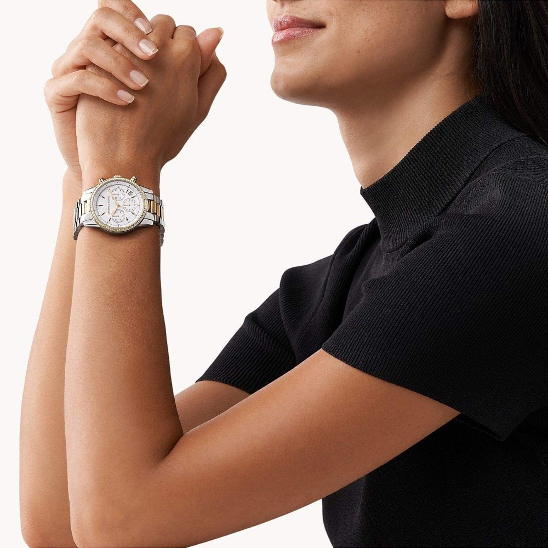 Γυναικείο ρολόι Michael Kors Ritz MK6474 χρονογράφος με δίχρωμο ατσάλινο μπρασελέ σε χρυσό-ασημί χρώμα άσπρο καντράν με ημερομηνία και στεφάνι 37mm με ζιργκόν.