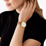 Γυναικείο ρολόι Michael Kors Slim Runway MK7465 με καφέ δερμάτινο λουράκι και άσπρο καντράν 38mm.