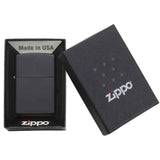 Αντιανεμικός αναπτήρας Zippo Black Matte 218 σε μαύρο χρώμα και ματ υφή με δυνατότητα χαράγματος για ένα προσωποποιημένο δώρο.