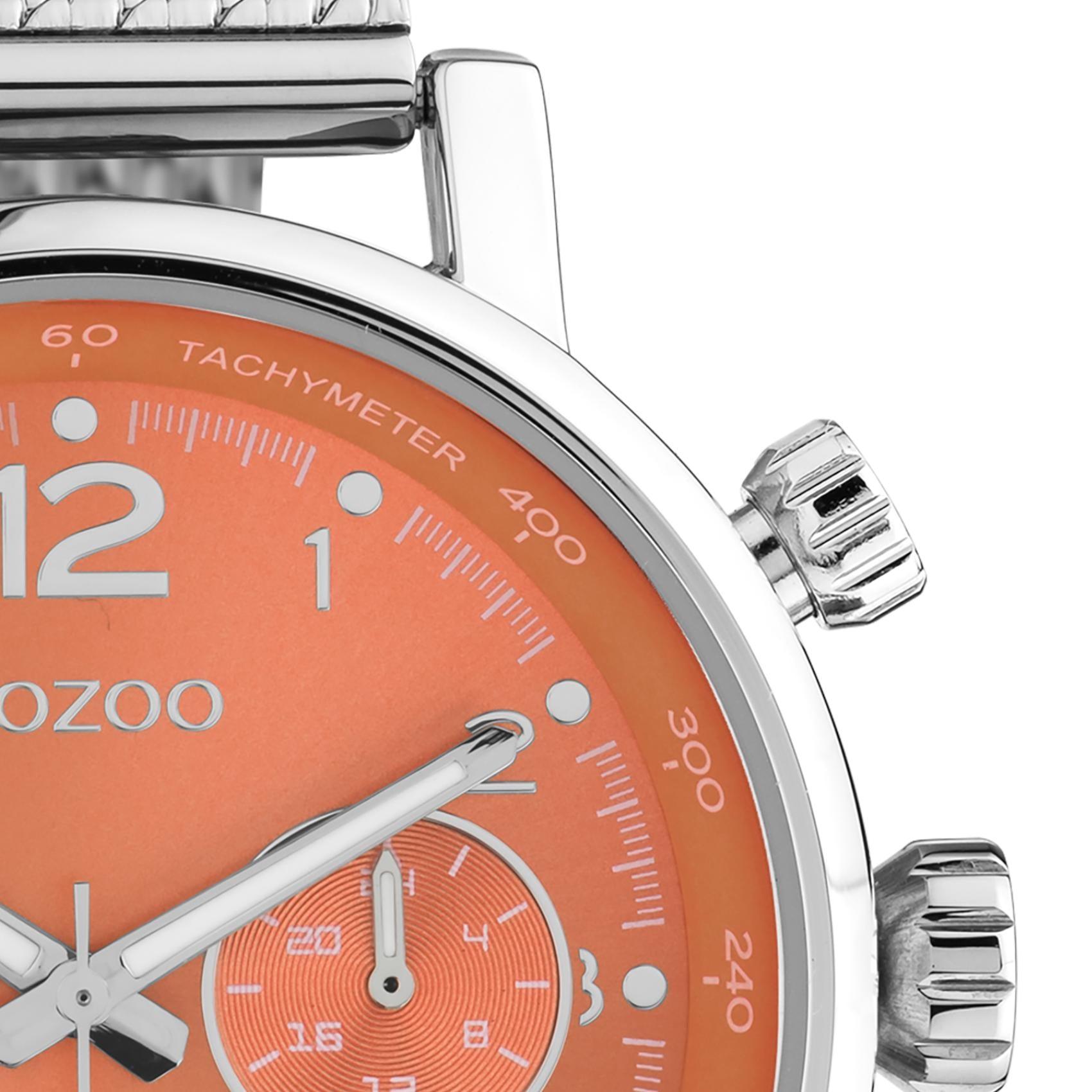 Ρολόι Oozoo C10903 χρονογράφος με ασημί ατσάλινο μπρασελέ πορτοκαλί καντράν διαμέτρου 42mm και μηχανισμό μπαταρίας quartz.