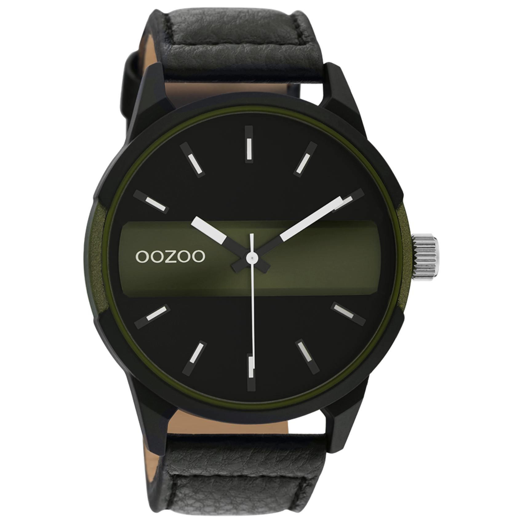 Ρολόι Oozoo C11002 με μαύρο δερμάτινο λουράκι ,μαύρο καντράν, στρογγυλό στεφάνι διαμέτρου 48mm και μηχανισμό μπαταρίας quartz.